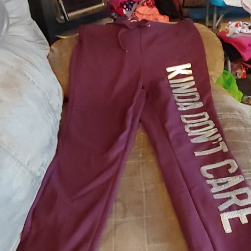 Joggers - Picture 2 of 3
